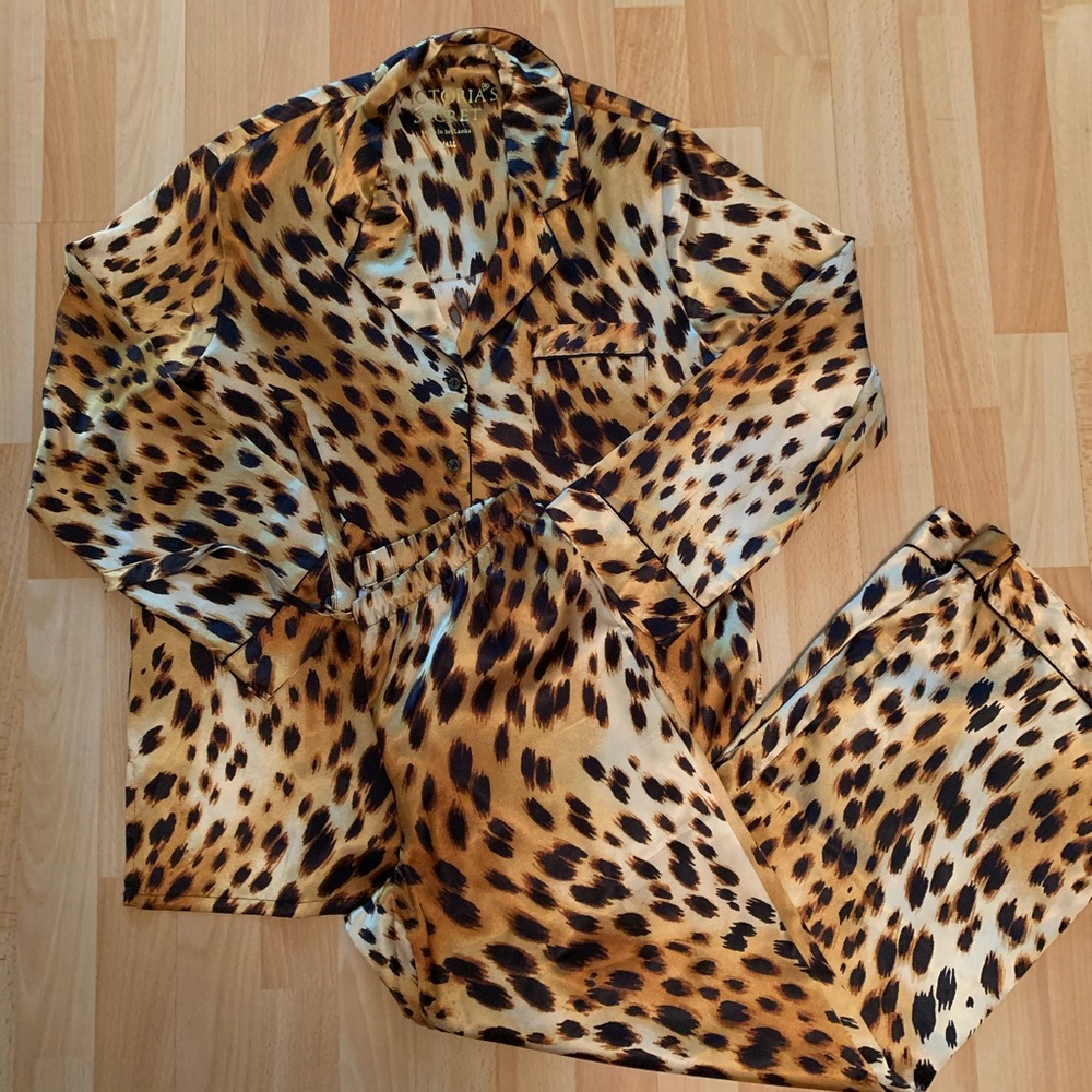 Leopard Print Victoria’s Secret Satin PJ Set Small